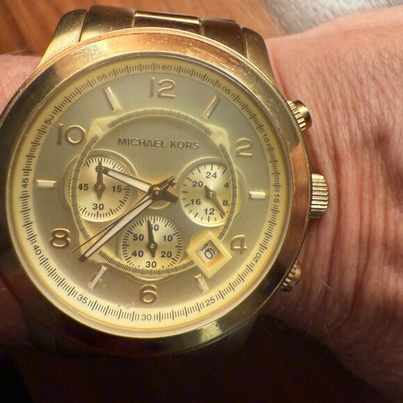 Michael Kors Oversized Runway Gold Watch - Picture 2 of 4